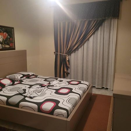 Blloku Tirana Lägenhet Exteriör bild